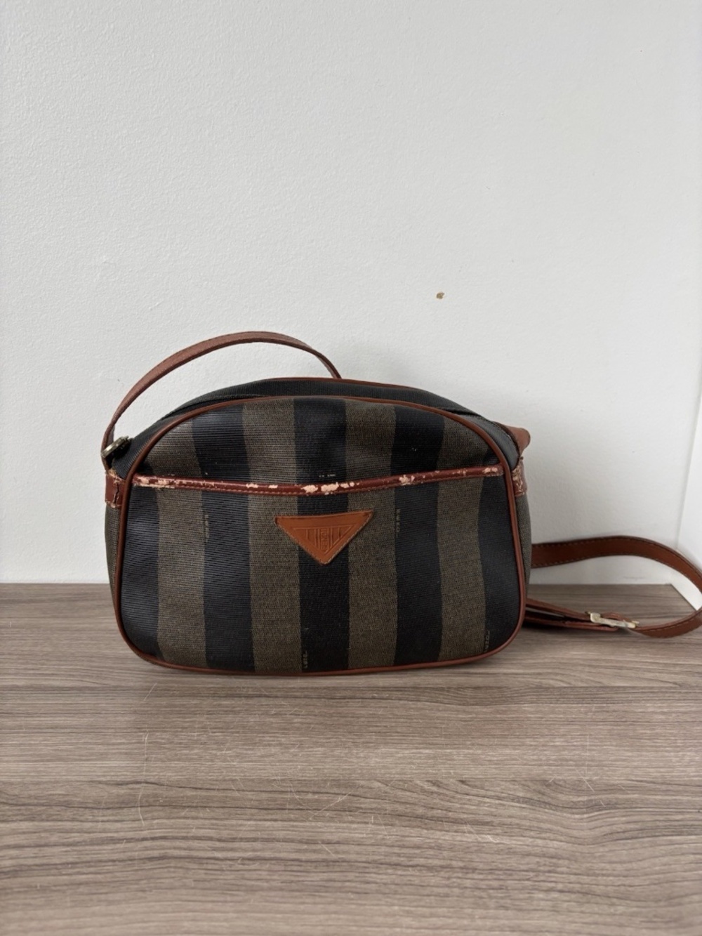 FENDI Crossbody *VINTAGE BAG* Authentic *USED*❤️